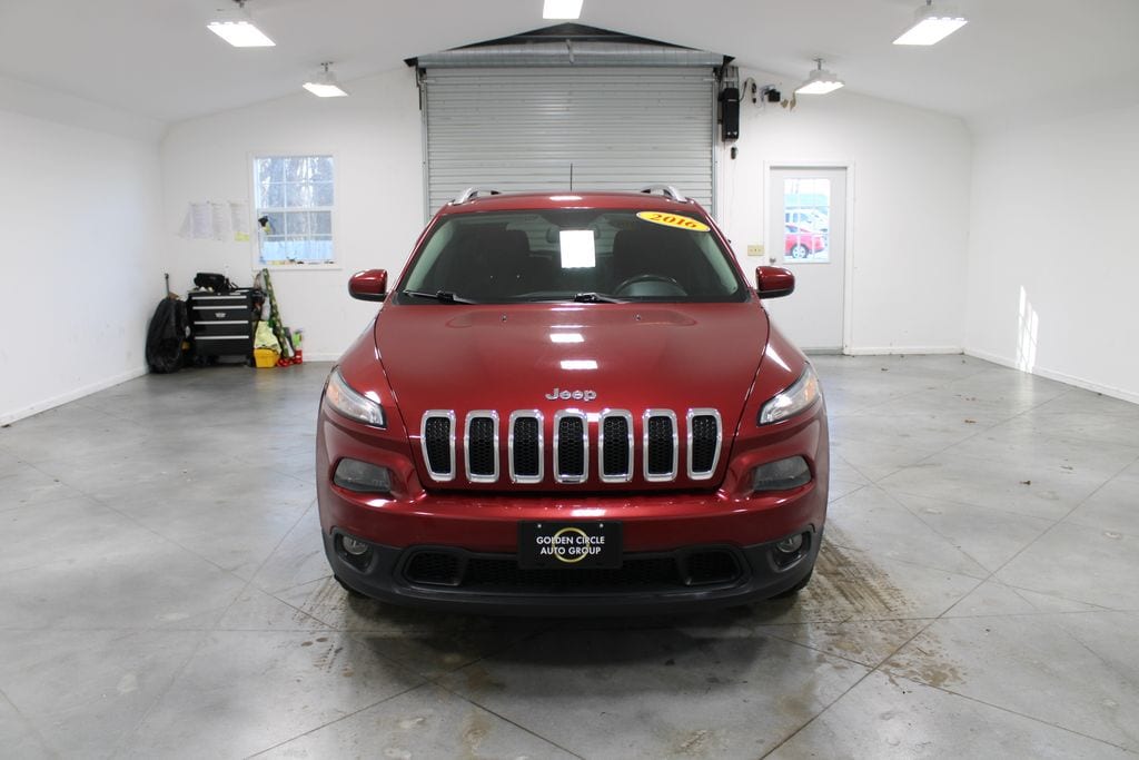 Used 2016 Jeep Cherokee Latitude SUV