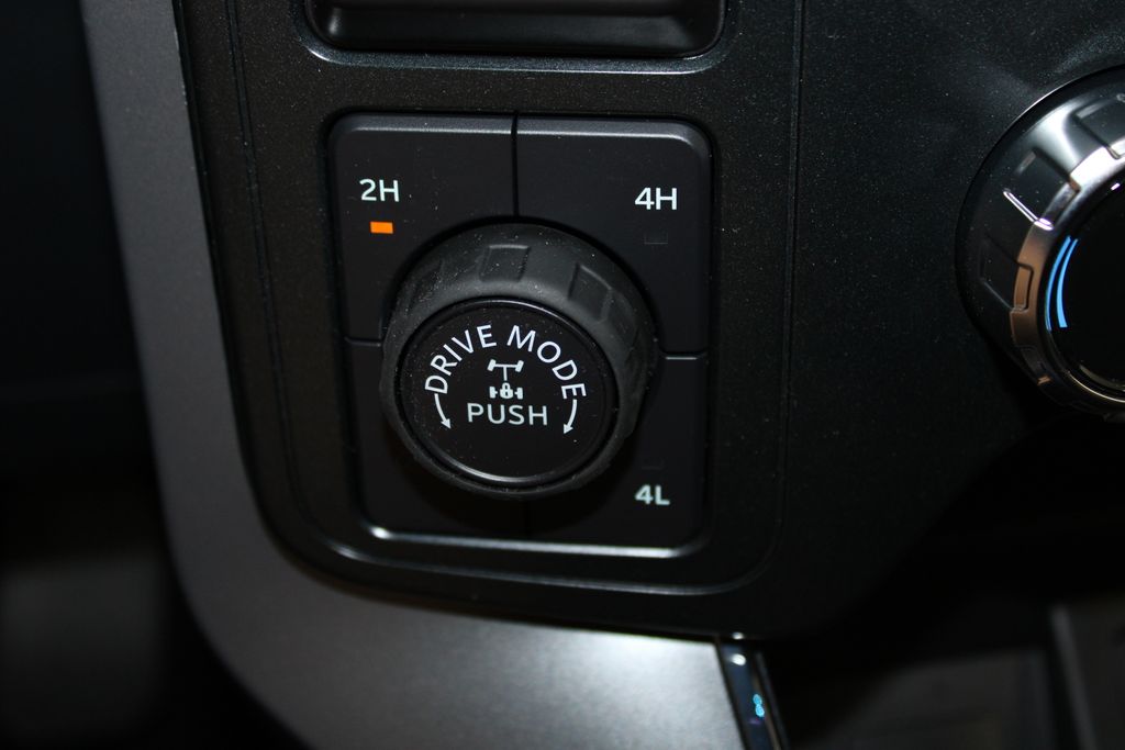 2025 Ford F-150 XLT - Photo 45