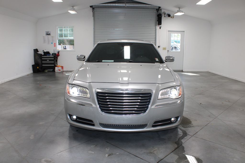 2012 Chrysler 300 C photo 2