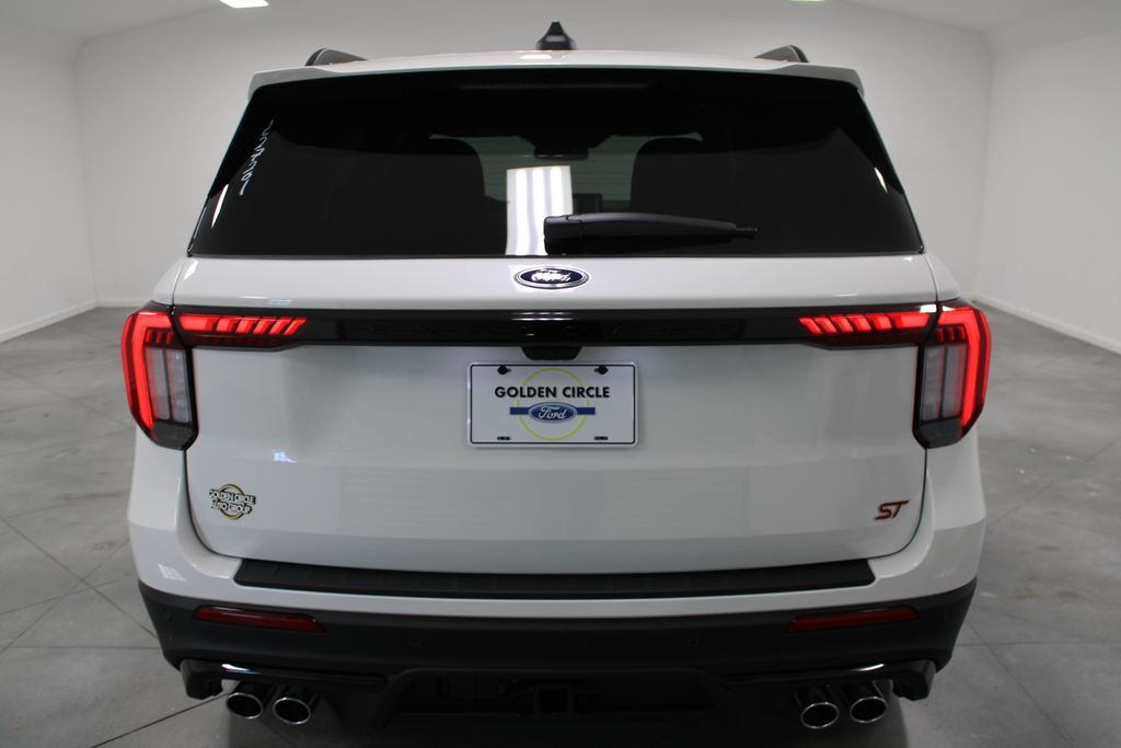 2026 Ford Explorer ST - Photo 7