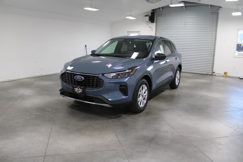 2026 Ford Escape Active photo 3