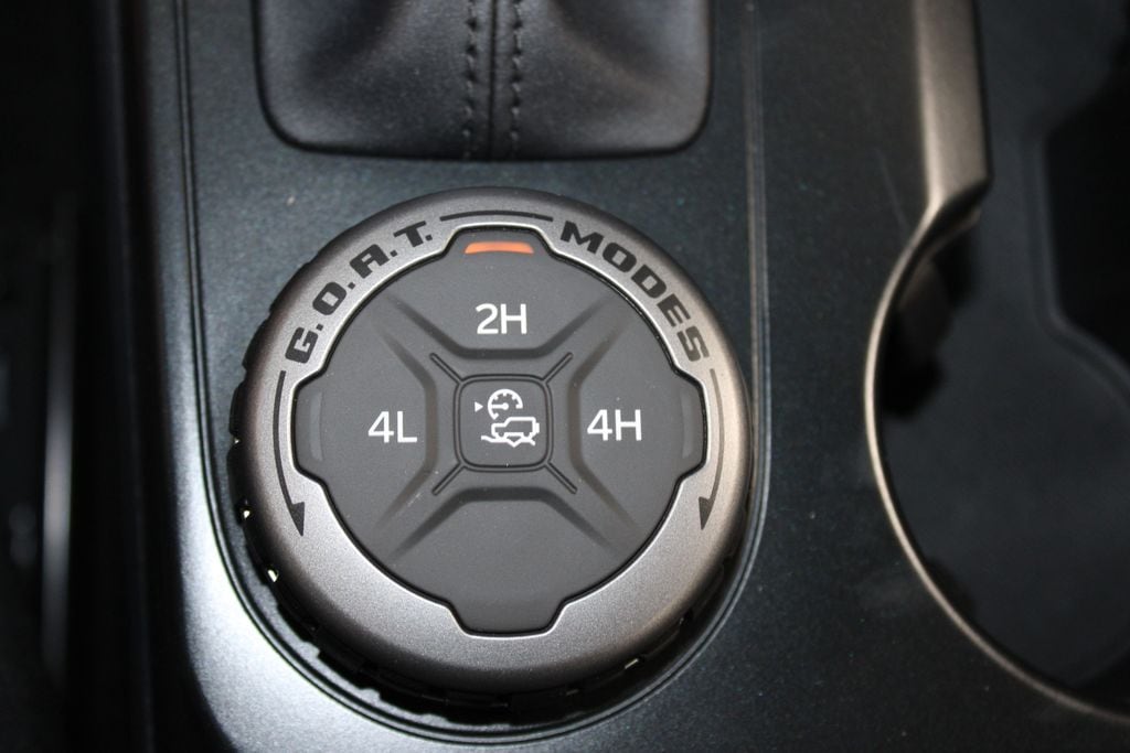 2025 Ford Bronco 4-Door Base - Photo 35