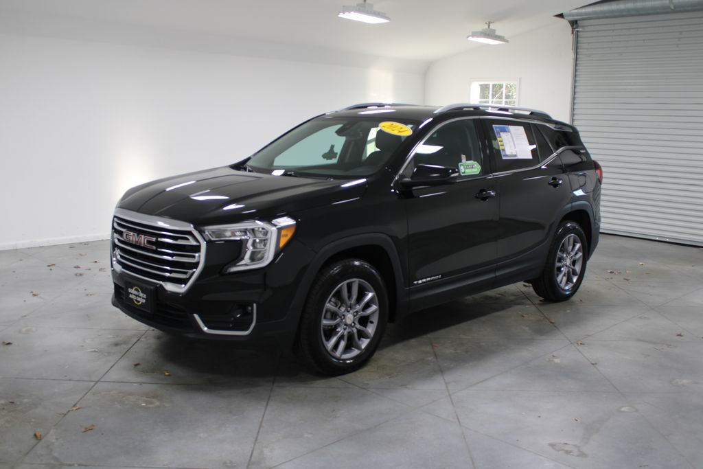 2024 Gmc Terrain SLT photo 2