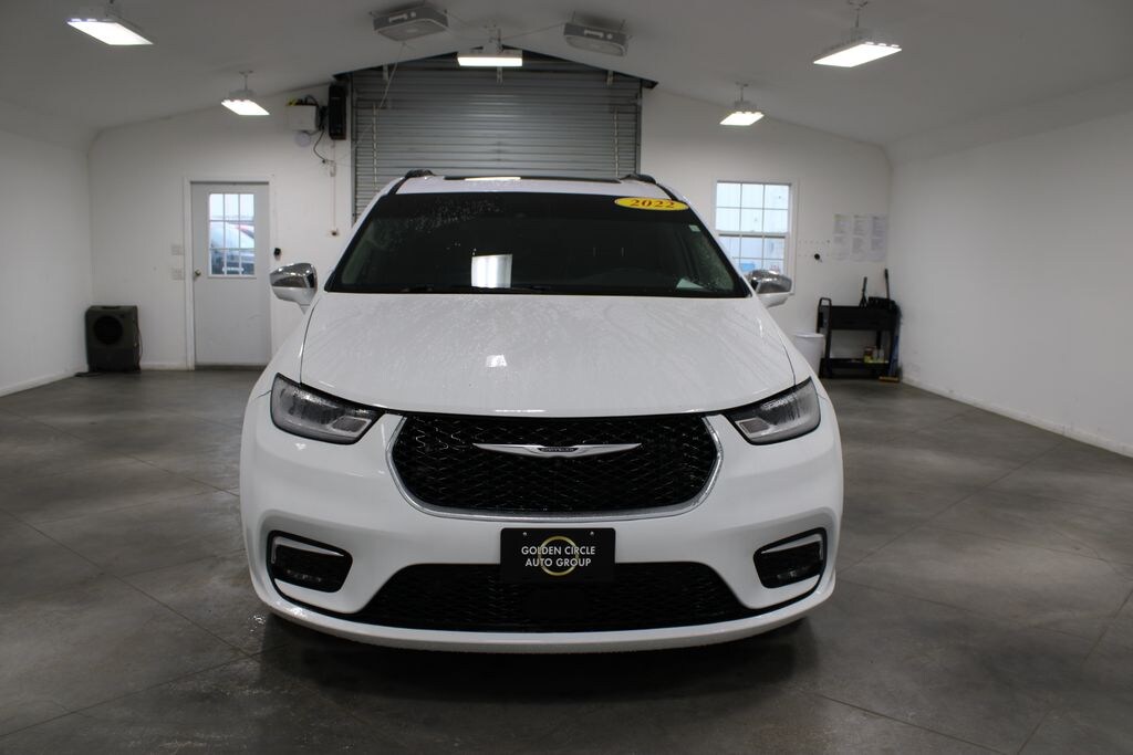 Certified 2022 Chrysler Pacifica Limited Minivan/Van