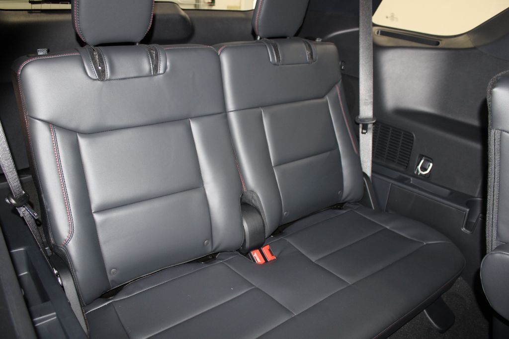 2026 Ford Explorer ST - Photo 33