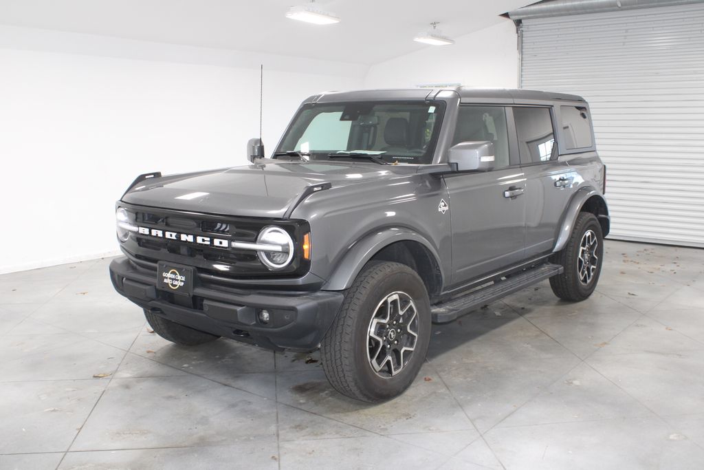 2024 Ford Bronco Outer Banks photo 3