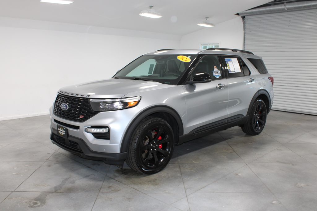 2024 Ford Explorer ST photo 3