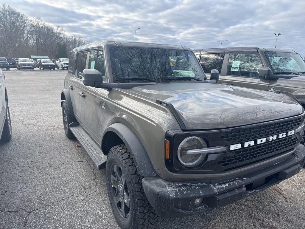 2025 Ford Bronco 4-Door Outer Banks's photo