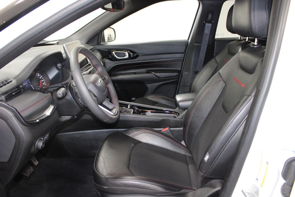 2025 Jeep Compass Trailhawk - Photo 19