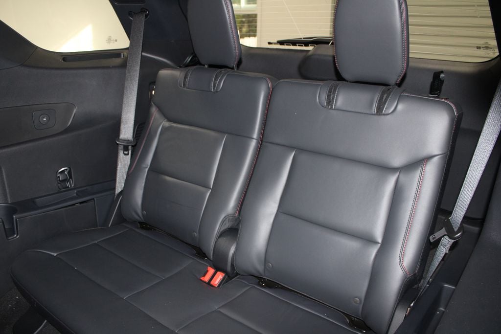 2026 Ford Explorer ST-Line - Photo 26