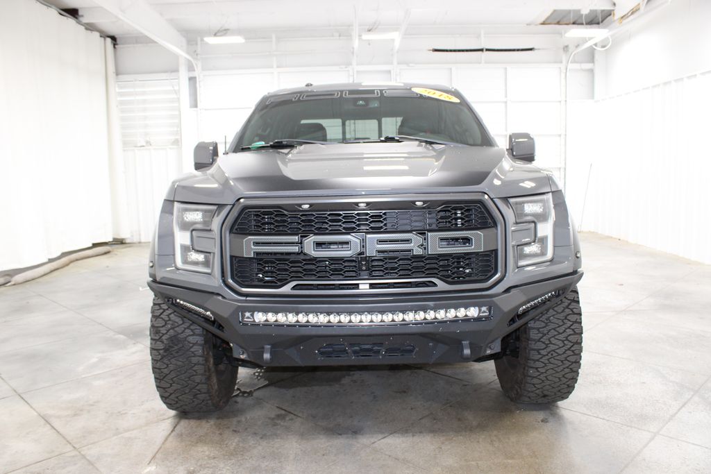 2018 Ford F-150 Raptor photo 2