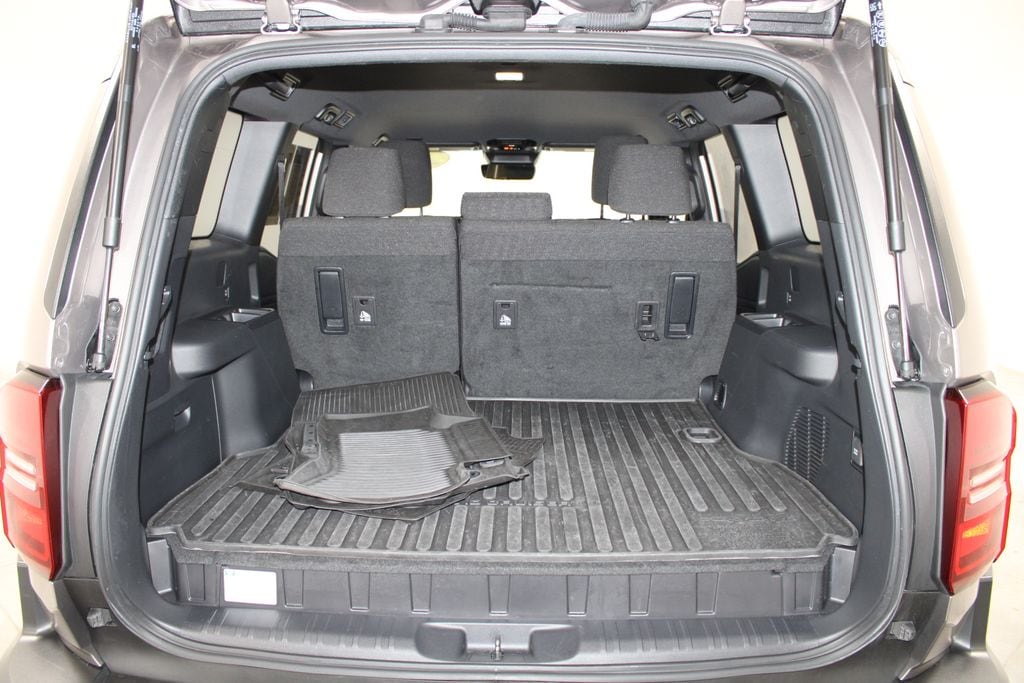 2025 Toyota Land Cruiser 16
