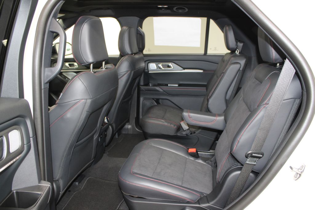 2026 Ford Explorer ST - Photo 23