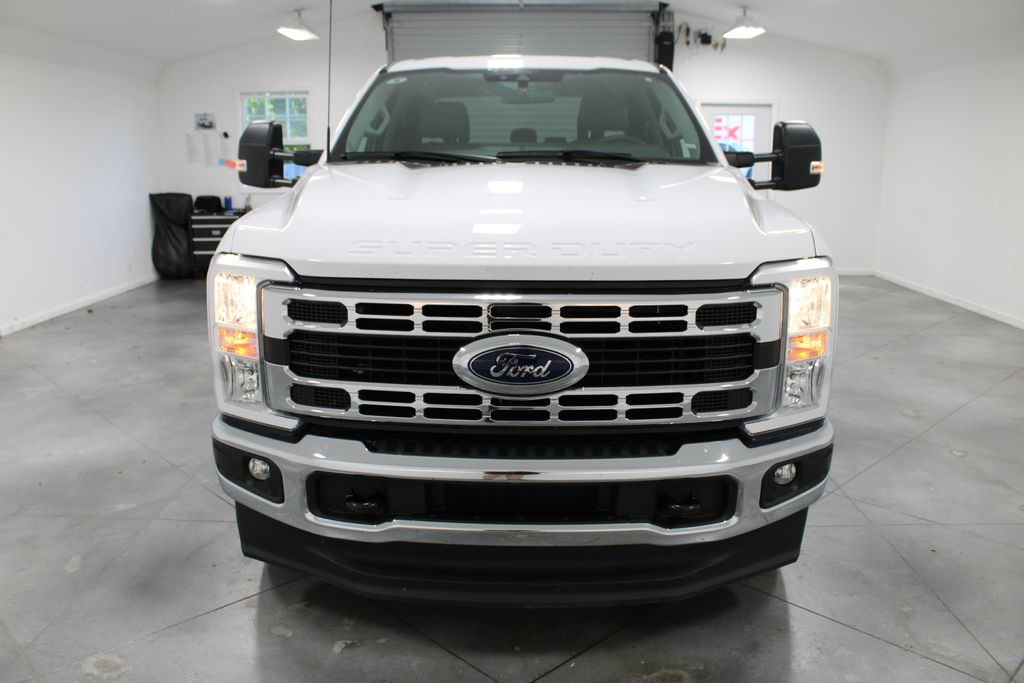 2024 Ford F-250 photo 2