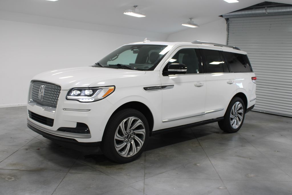 2023 Lincoln Navigator Reserve photo 3