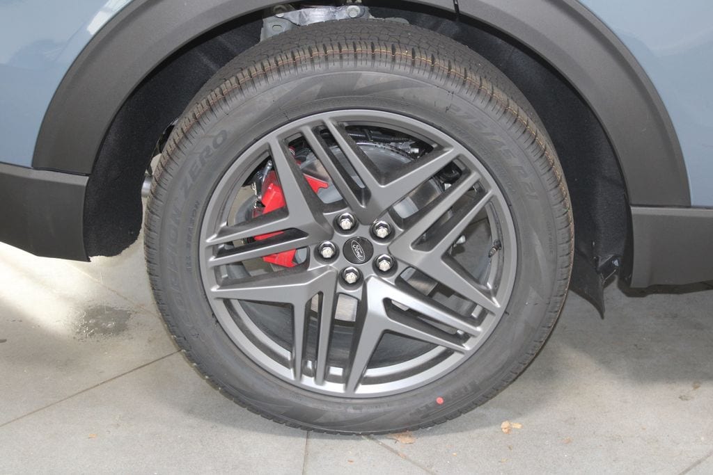 2026 Ford Explorer ST-Line - Photo 13