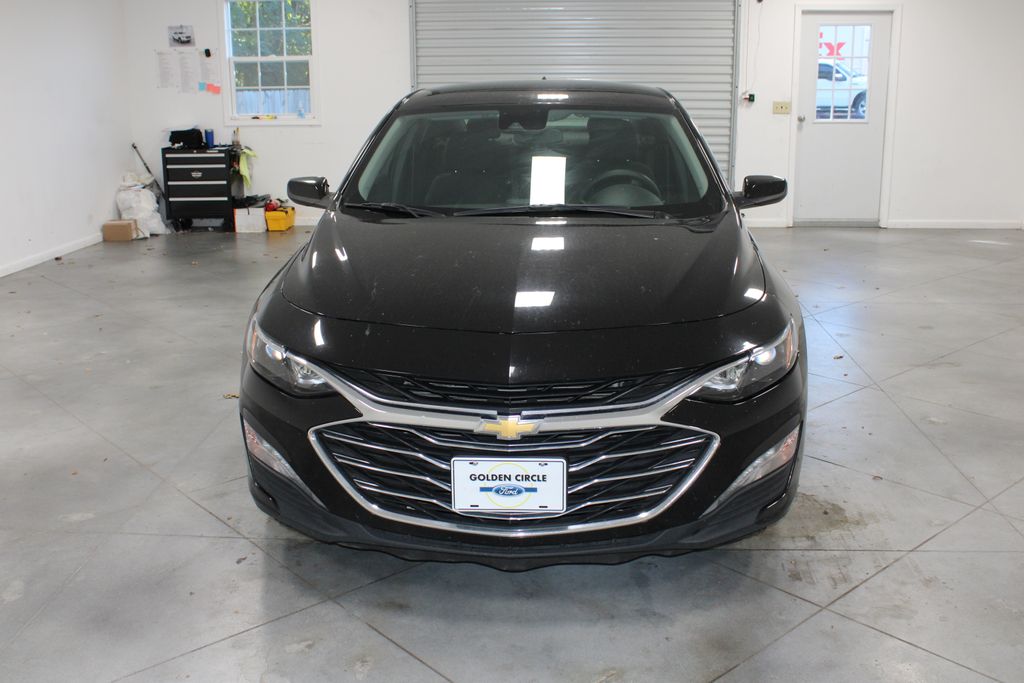 2023 Chevrolet Malibu 1LT photo 2