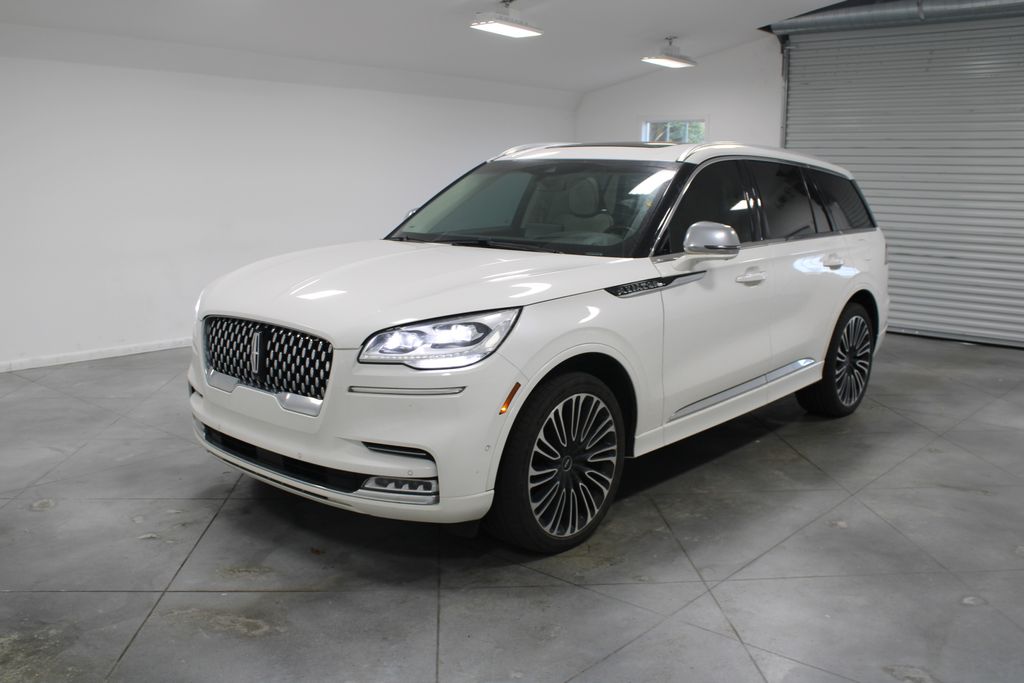 2022 Lincoln Aviator Black Label photo 3
