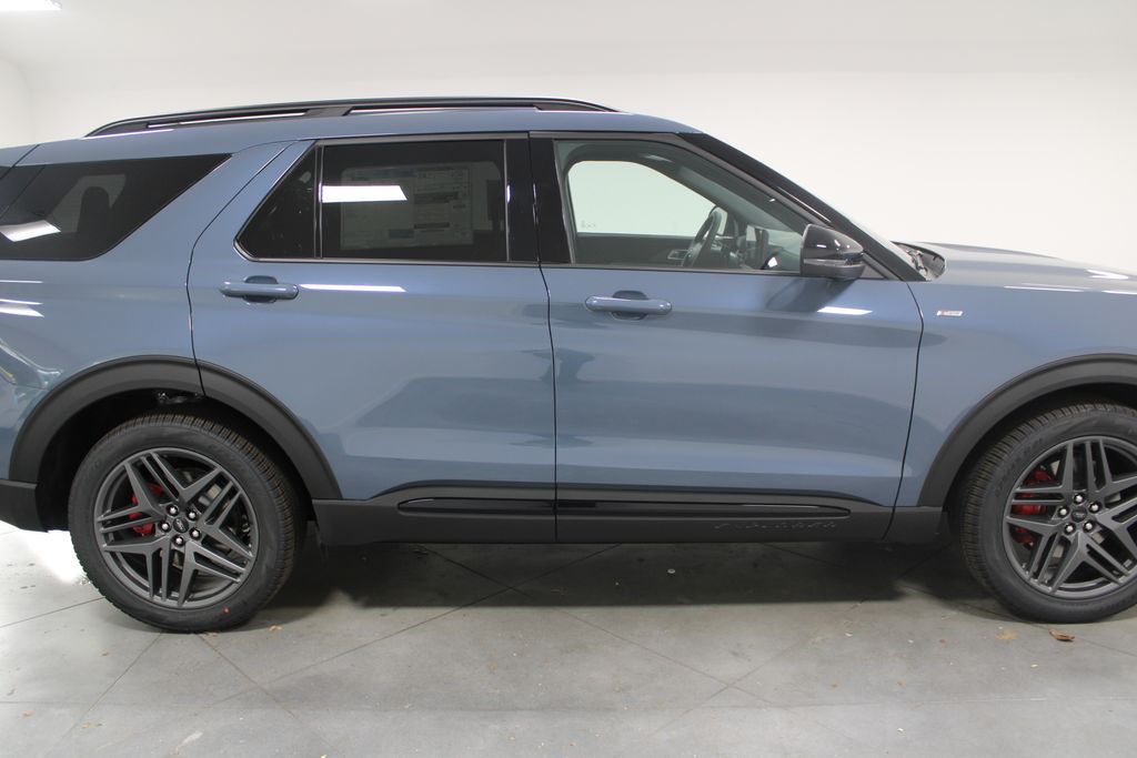 2026 Ford Explorer ST-Line - Photo 10