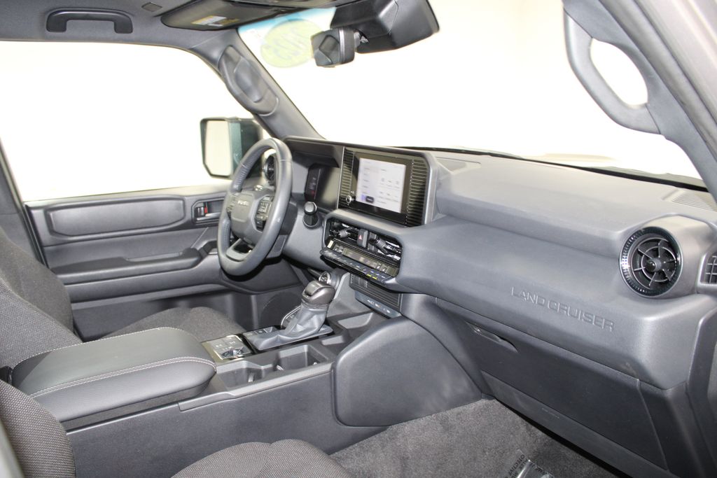 2025 Toyota Land Cruiser 27