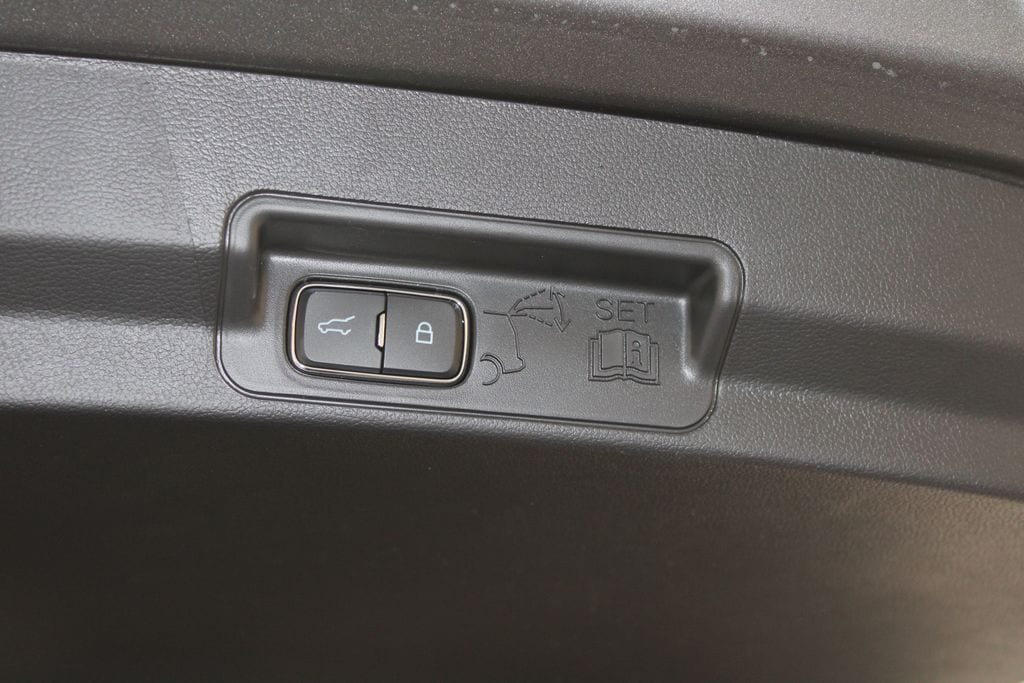 2026 Ford Explorer ST - Photo 17
