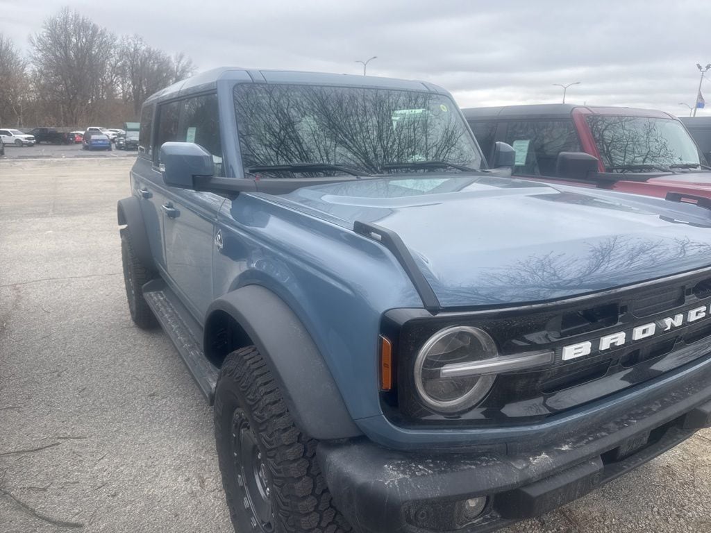 2025 Ford Bronco 4-Door Outer Banks's photo