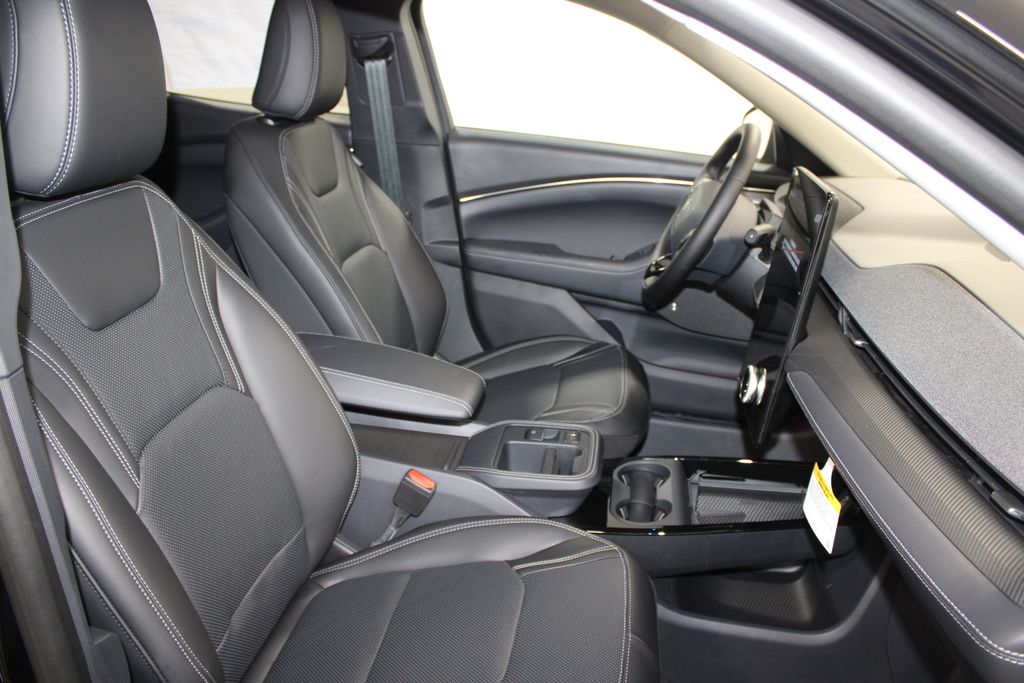 2025 Ford Mustang Mach-E Premium - Photo 26
