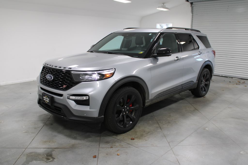 2021 Ford Explorer ST photo 2