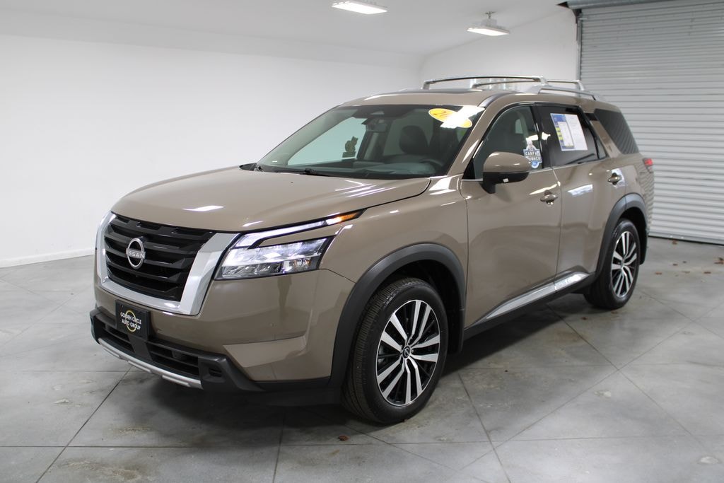 Used 2024 Nissan Pathfinder Platinum SUV