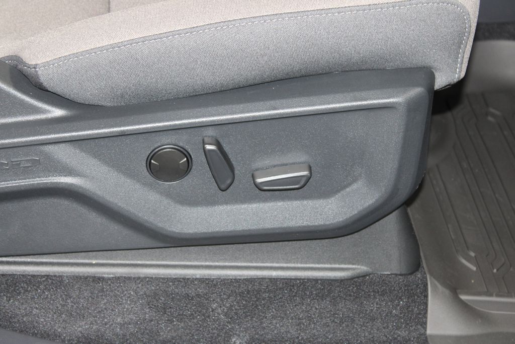 2025 Ford F-150 XLT - Photo 30
