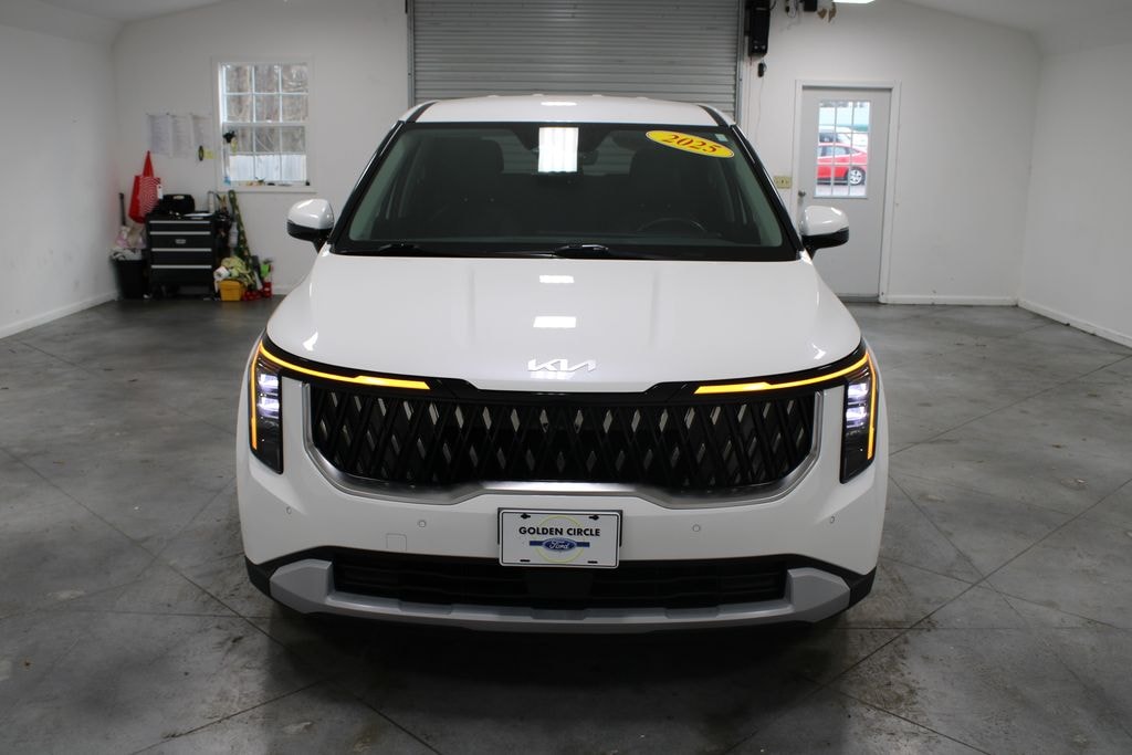 Used 2025 Kia Carnival LXS Minivan/Van