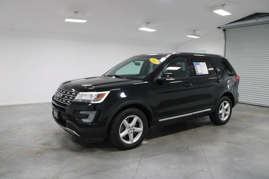 Used 2017 Ford Explorer XLT SUV