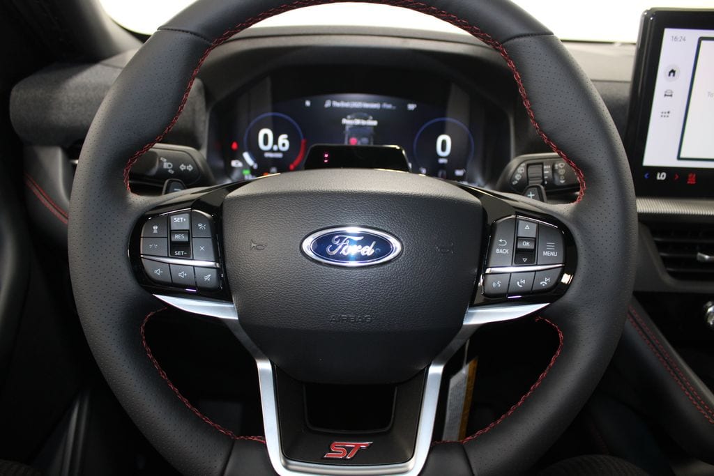 2026 Ford Explorer ST - Photo 38