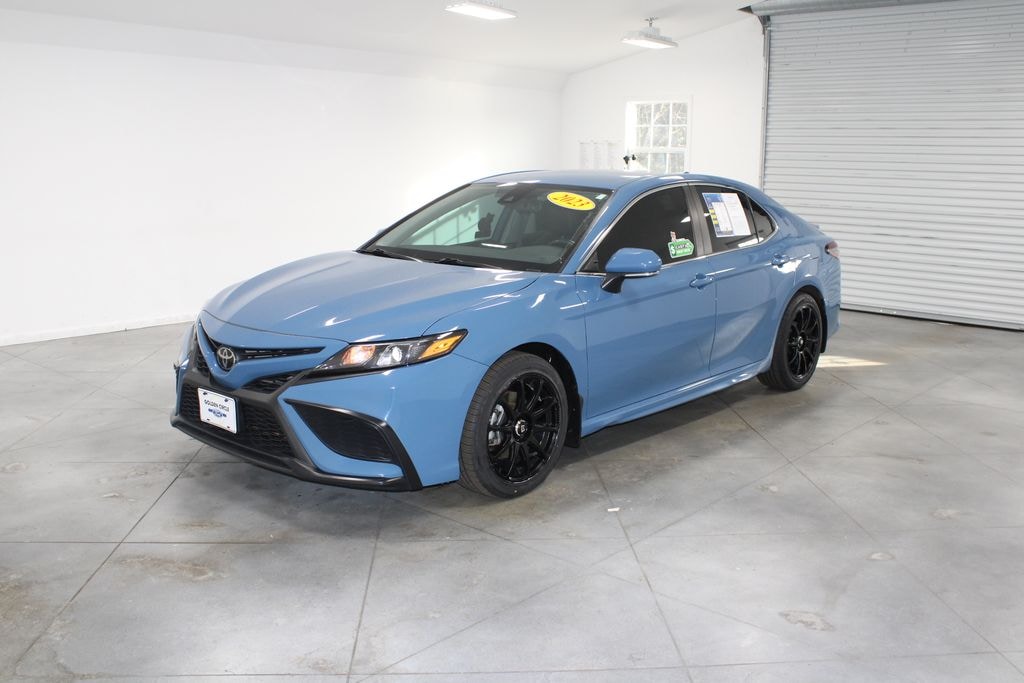 Used 2023 Toyota Camry SE Sedan
