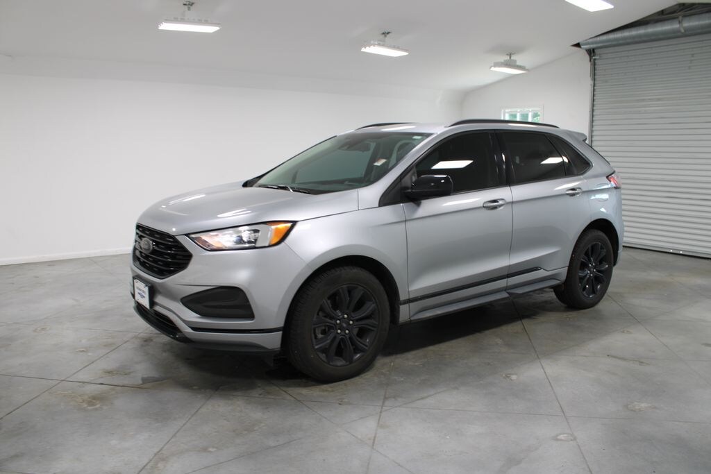 Used 2022 Ford Edge SE SUV