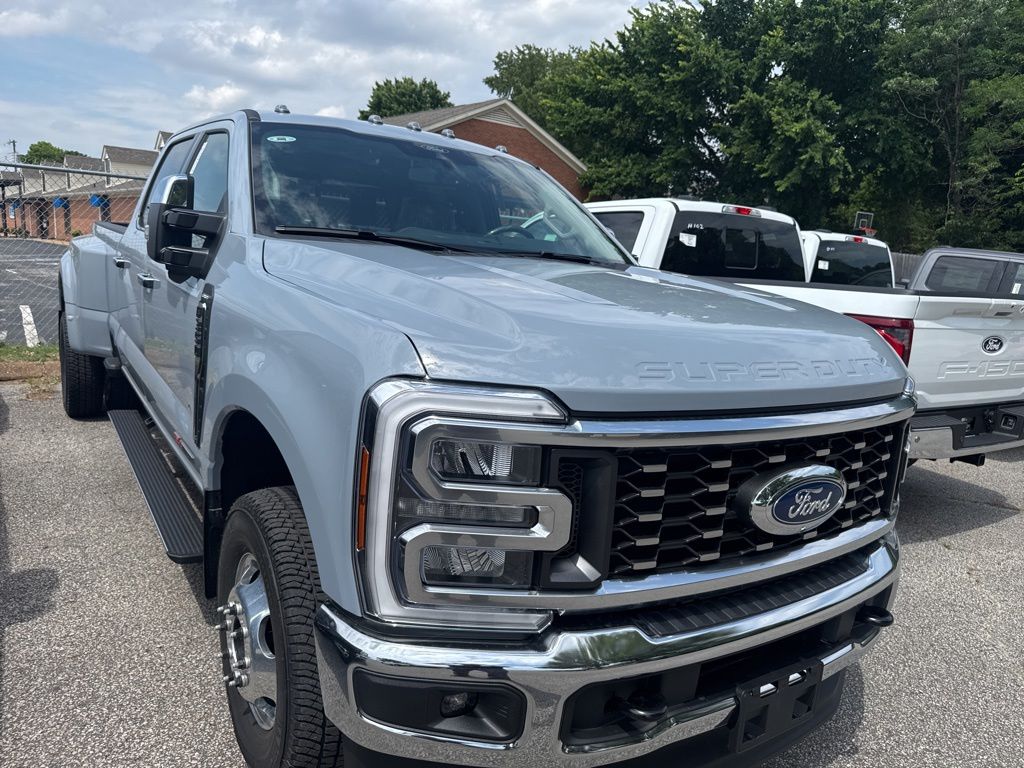 2026 Ford F-350 Lariat 4x4 Crew Cab 8' Box DRW's photo