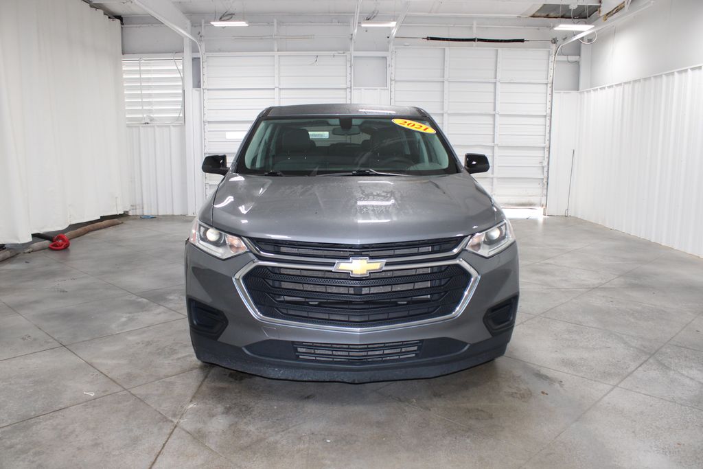 2021 Chevrolet Traverse LS photo 2