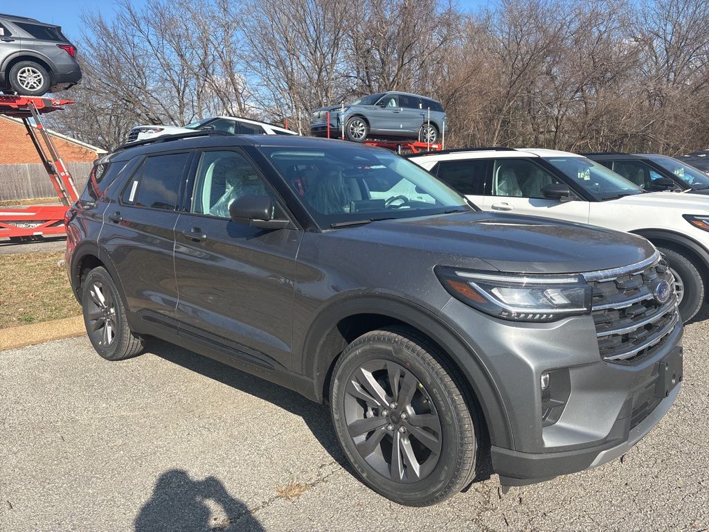 2026 Ford Explorer Active's photo