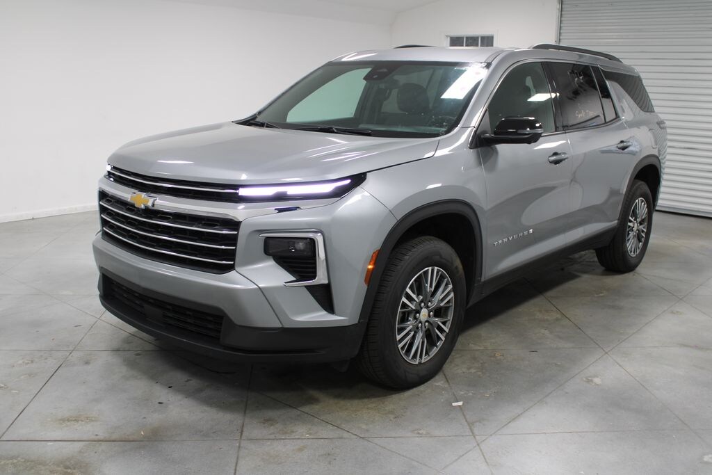 Used 2024 Chevrolet Traverse LT SUV