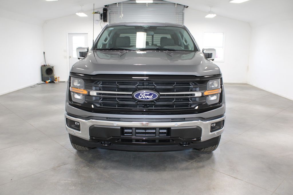 2025 Ford F-150 XLT photo 2