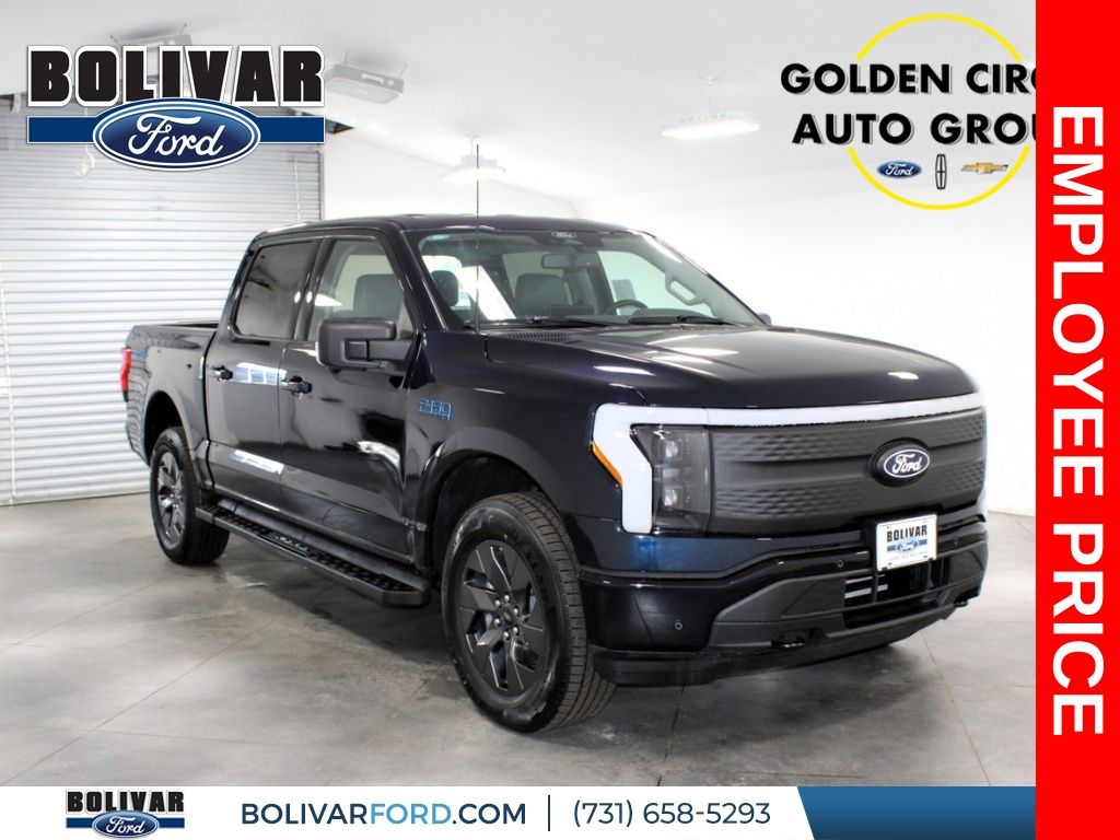 2025 Ford F-150 Lightning Flash's photo