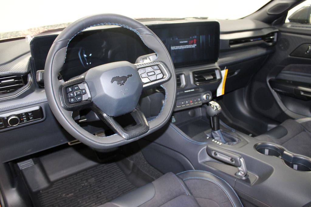 2025 Ford Mustang Dark Horse - Photo 13