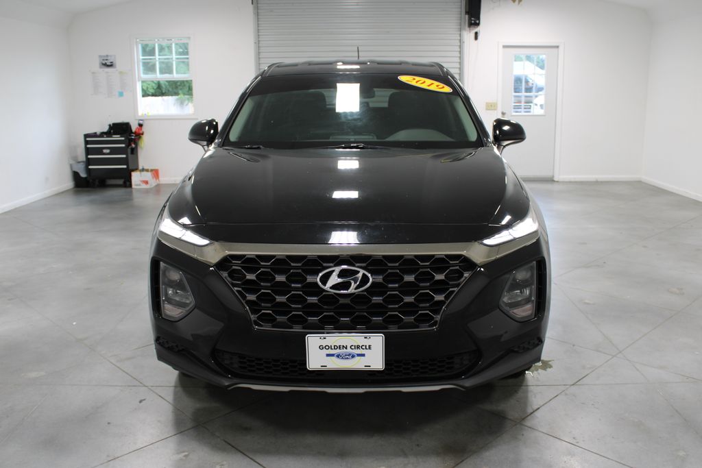 2019 Hyundai Santa Fe SE photo 2