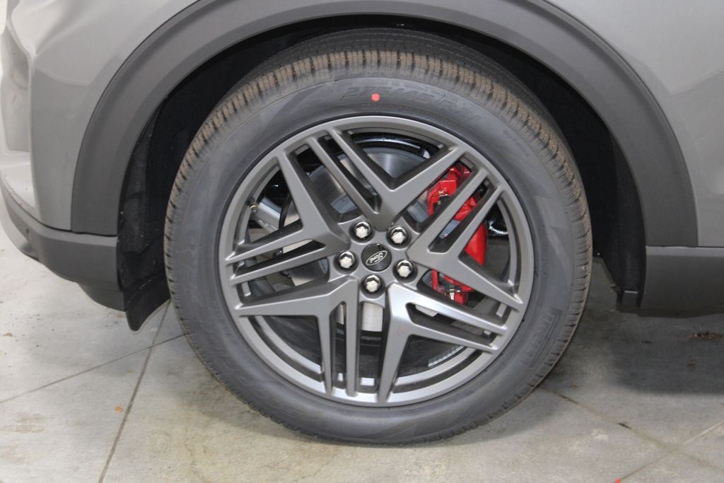 2026 Ford Explorer ST - Photo 20
