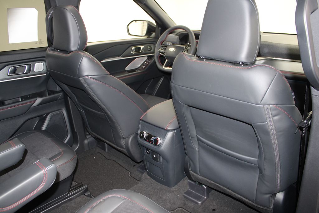 2026 Ford Explorer ST - Photo 34
