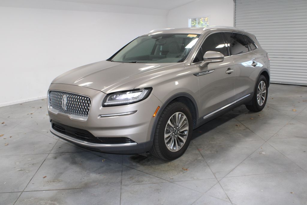 2021 Lincoln Nautilus Standard photo 2