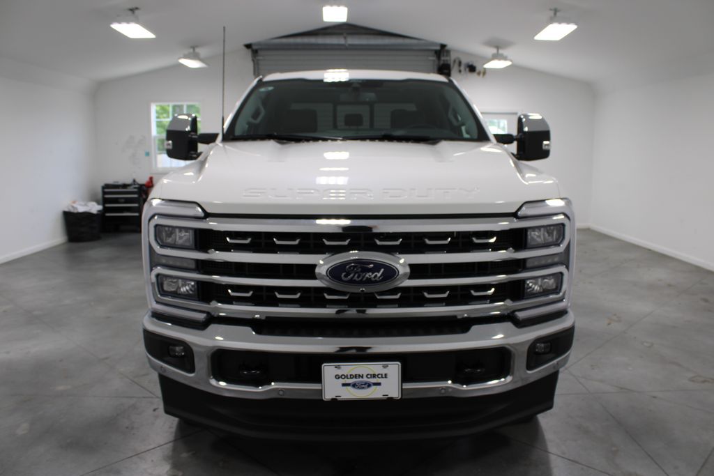 2025 Ford F-350 Lariat photo 2