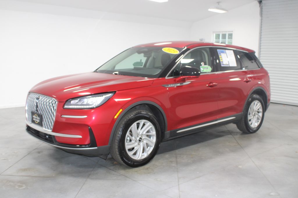 2023 Lincoln Corsair Standard photo 3