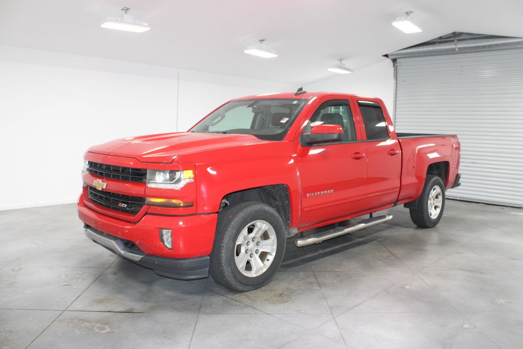 2017 Chevrolet Silverado 1500 LT photo 3