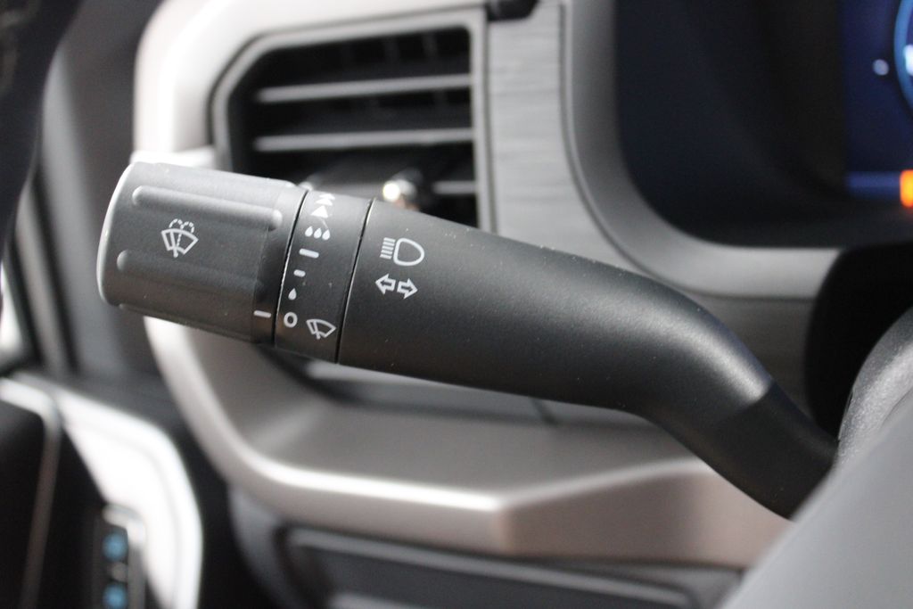 2025 Ford F-150 XLT - Photo 40